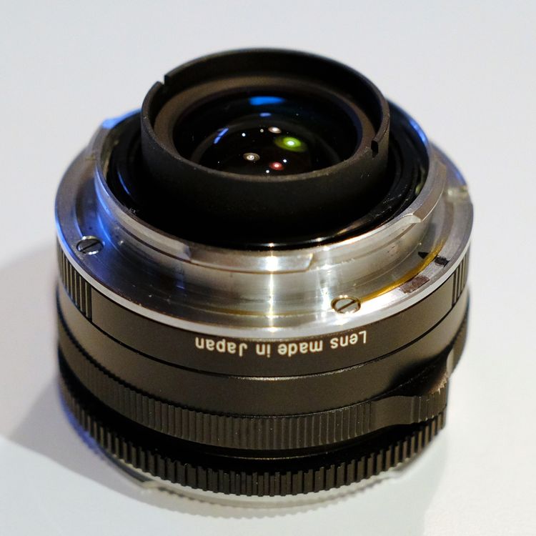Objectif Carl Zeiss Biogon T 2.8/28 Mm ZM Argent - Neuf Sous Boîte