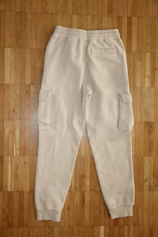 H&M Pantalons: beige Cargo-Trainerhose in der Grösse 146 – D'occasion à Zürich par Mola80 1