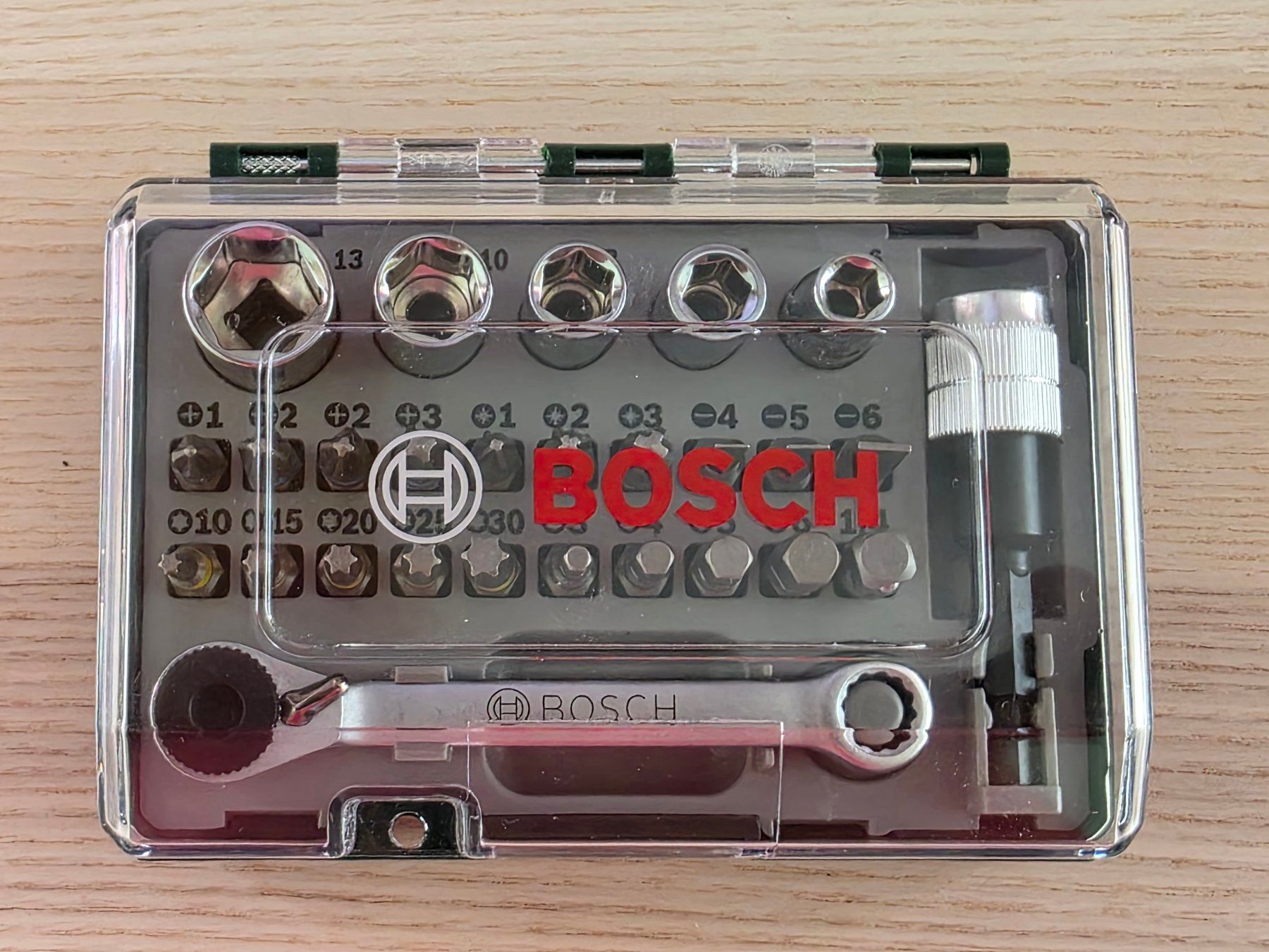 Bosch Tutti gli attrezzi: Neues Bosch Bit / Werkzeug Set  Rätsche – Nuovo e nell'imballaggio originale da Stein SG venduto da nxr_vzv9