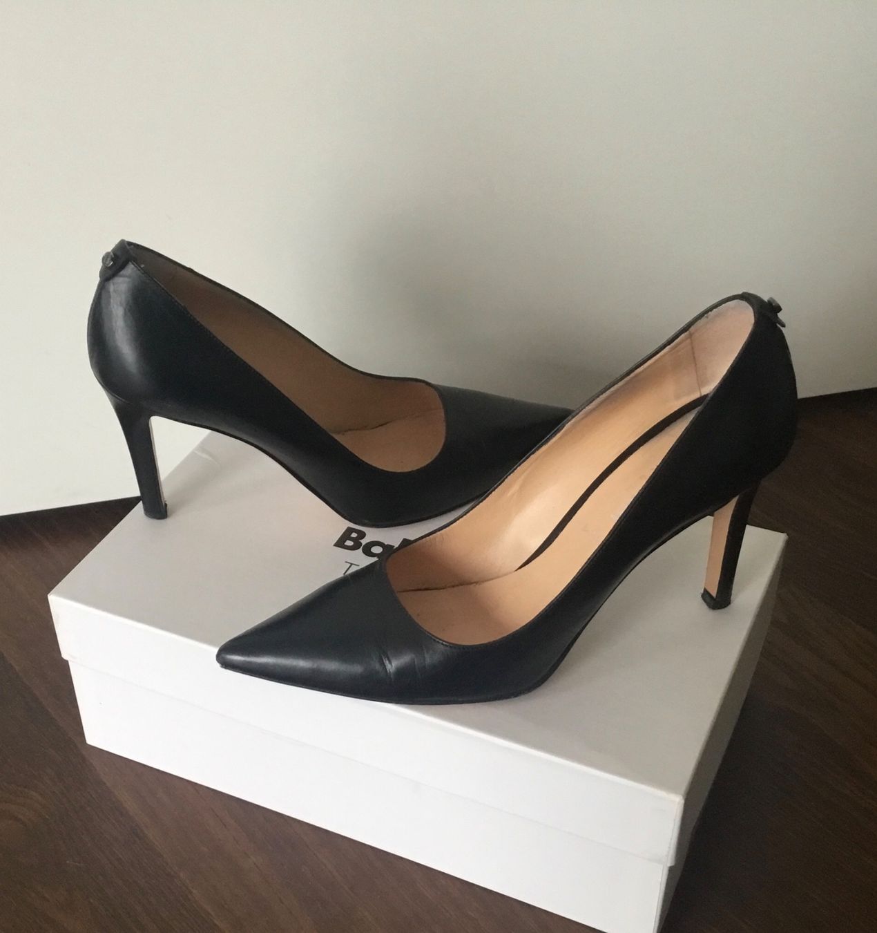 Baldinini Scarpe da donna: Baldinini pointed-toe leather pumps 39 – Usato da Basel venduto da 18Inspiration 1