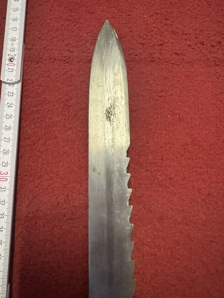 Armi bianche: Faschinenmesser mit Sägezahnung  – Usato da Schlieren venduto da Freundlich02 4