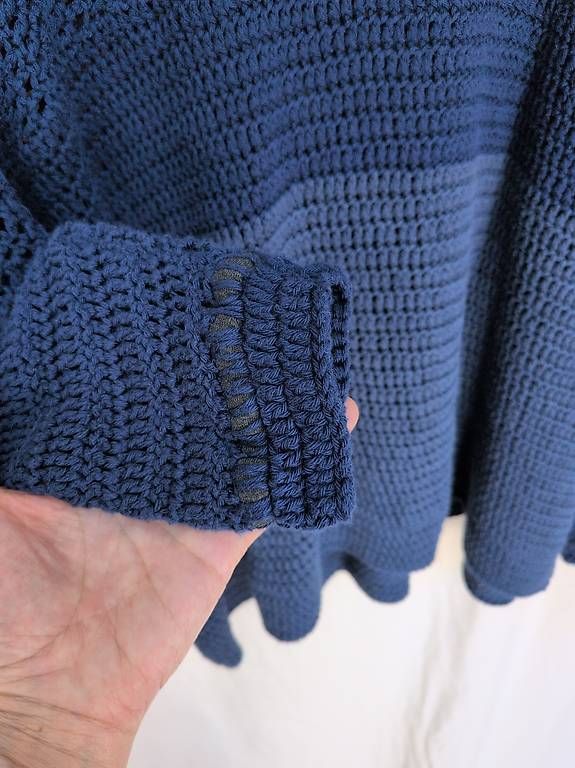Maglioni & Felpe: Pulli Pullover gehäkelt me made Baumwolle blau L - XL – Usato da Bern venduto da samtgrau 2