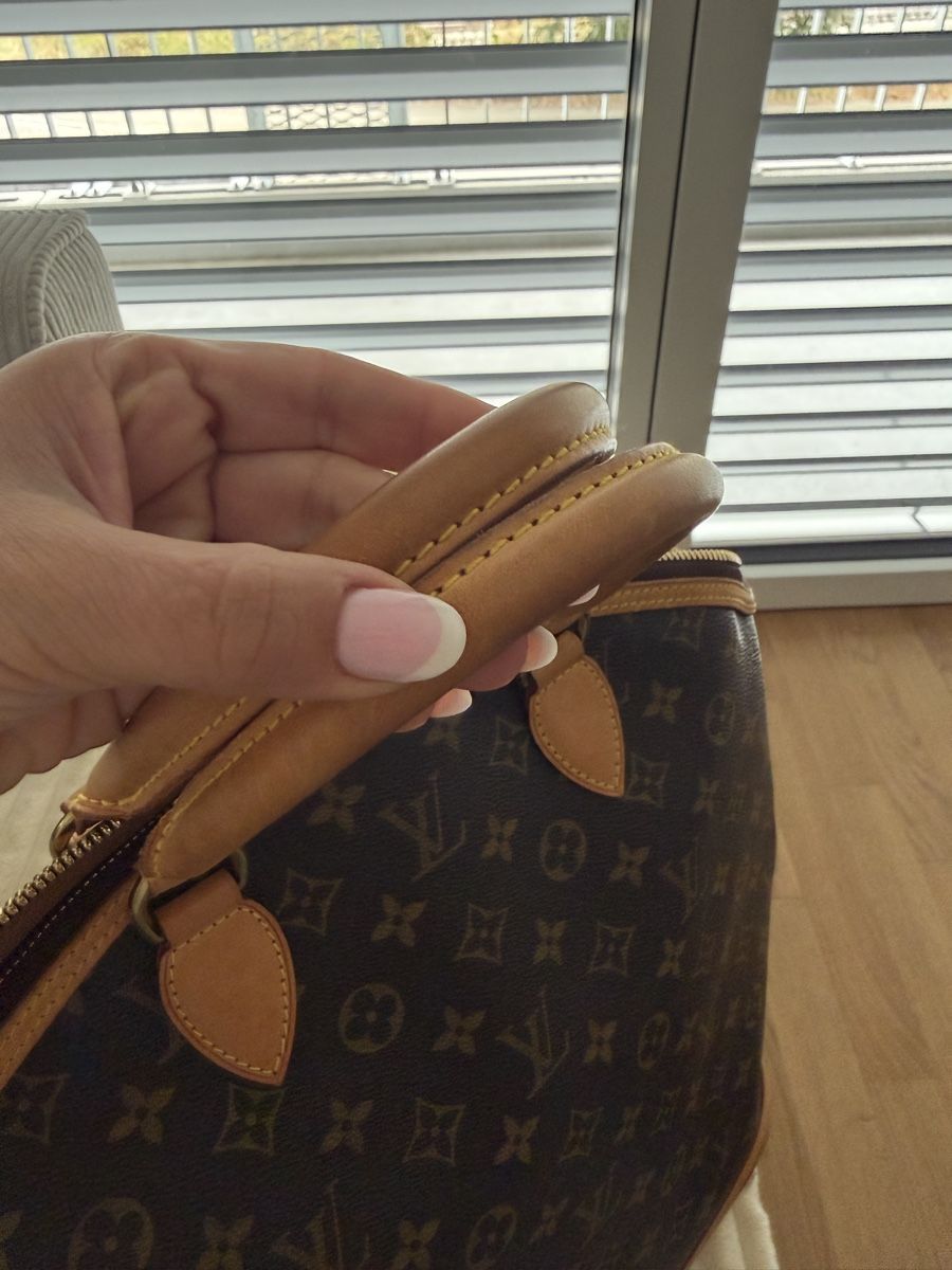 Louis Vuitton Sacs femmes: Louis Vuitton Tasche – D'occasion à Muttenz par adr_txk8 8