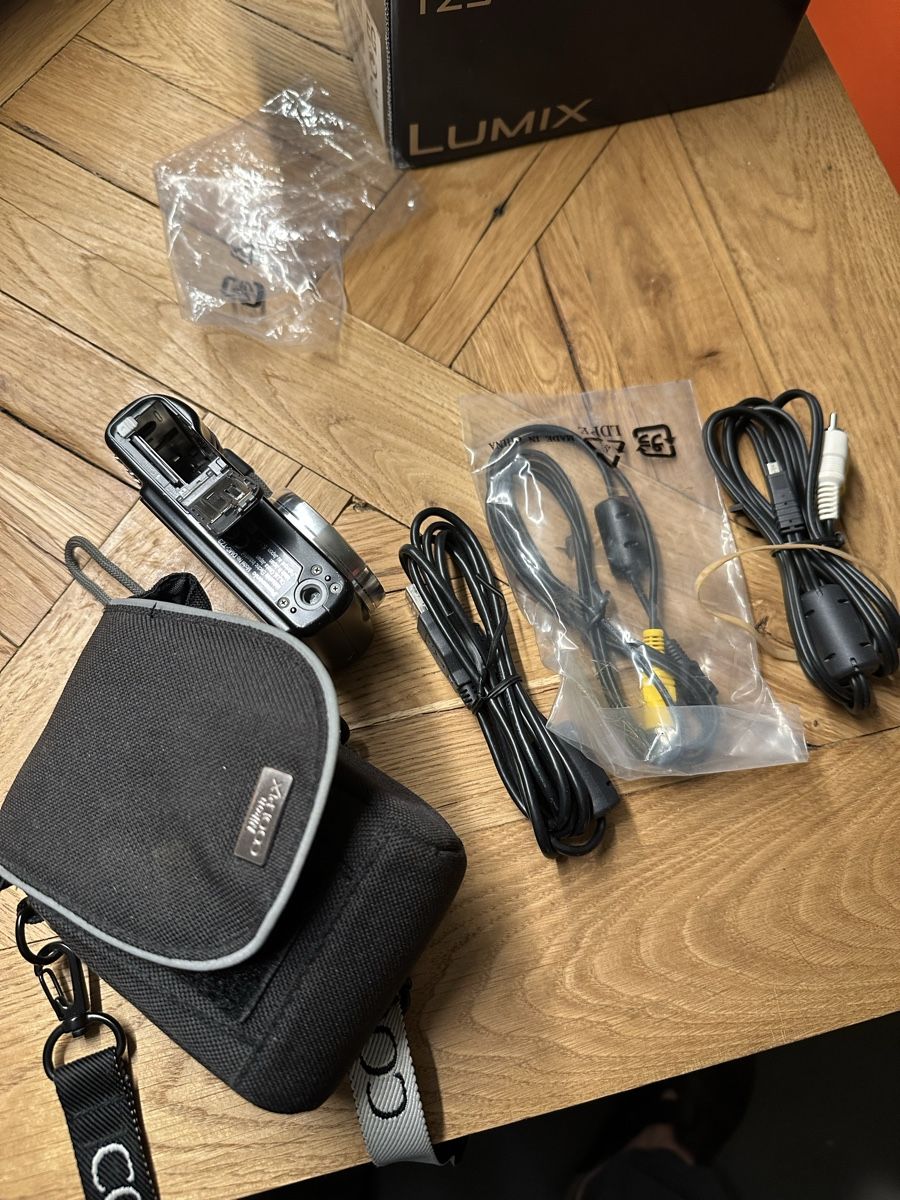 Panasonic Fotocamera: Panasonic Lumix TZ 3 – Usato da Burgdorf venduto da Breton 3