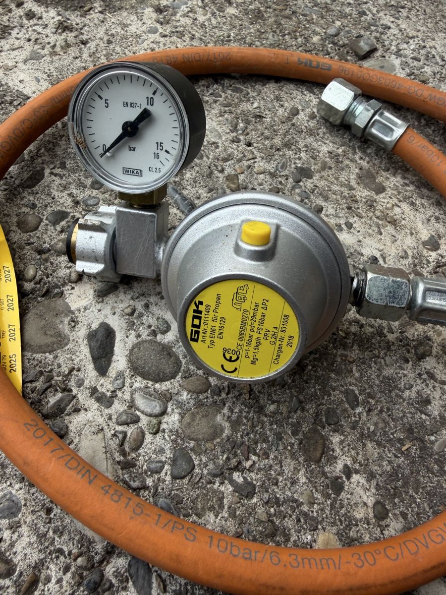 Sonstige antike Technik & Geräte: Gasdruckregler eine mit Manometer  – Gebraucht aus Hinwil von Robi910 2