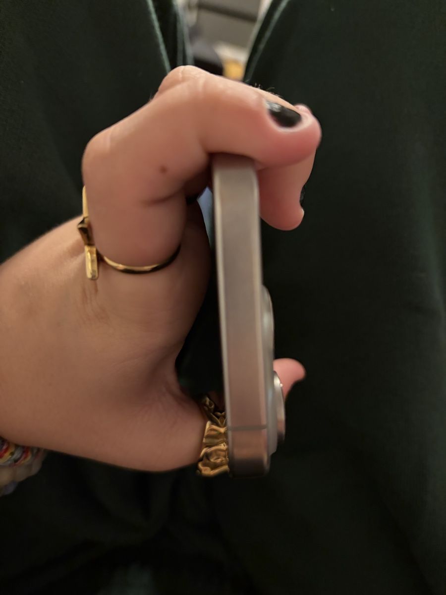 Apple Telefoni cellulari / Smartphones: Apple iPhone 16 pro max(in good condition) – Usato da Hünenberg venduto da sus_nc5s 4