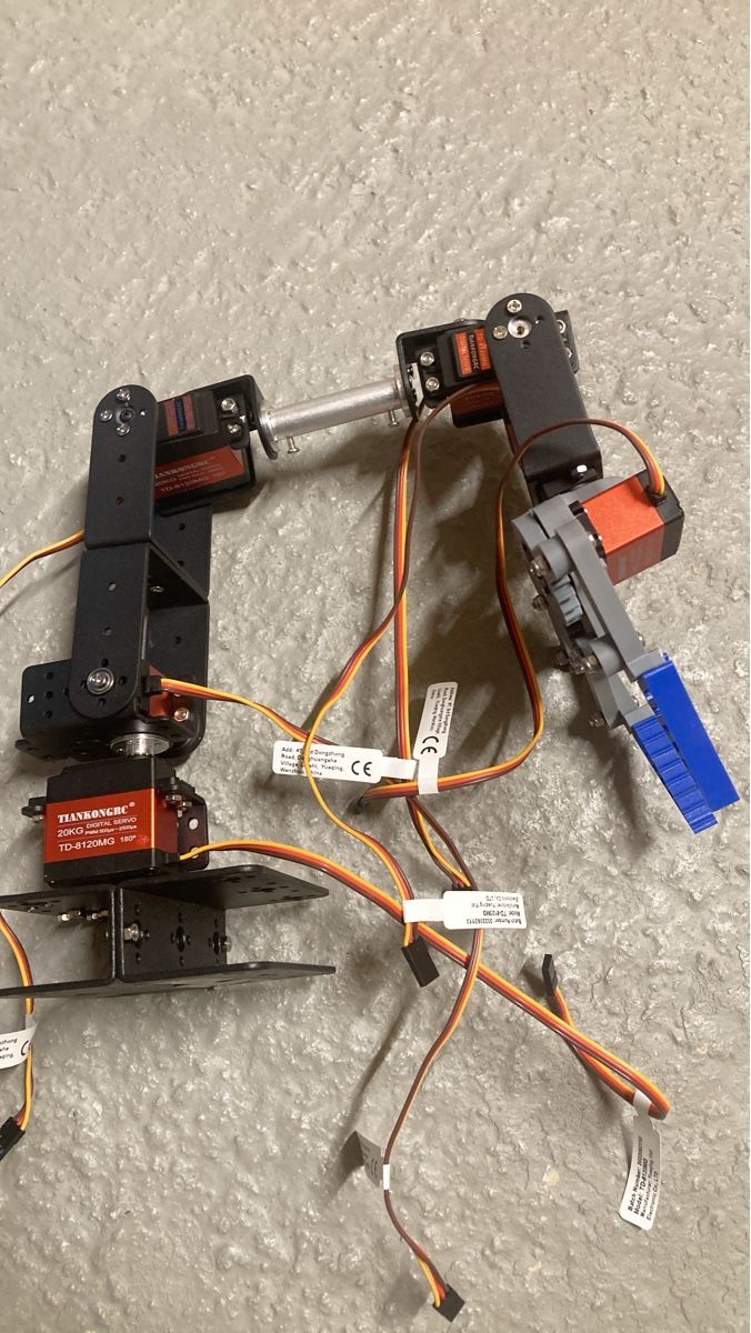 Modellismo RC: Roboterarm mit Servomotoren -  Neu – Nuovo (secondo la descrizione) da Worben venduto da Kernbohrer