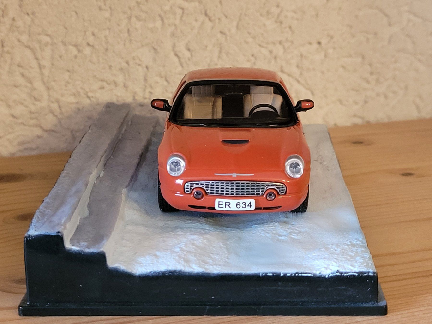 Ford Modellini d'auto: Auto 1:43 - Ford Thunderbird - Diorama James Bond 007 – Nuovo (secondo la descrizione) da Payerne venduto da tintin08 2