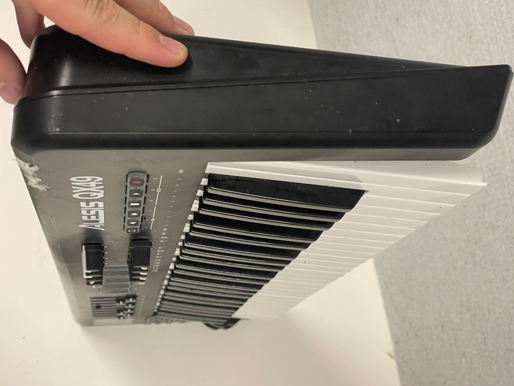 Musikinstrumente: Alesis QX49 – Gebraucht aus Einsiedeln von andrg3 4