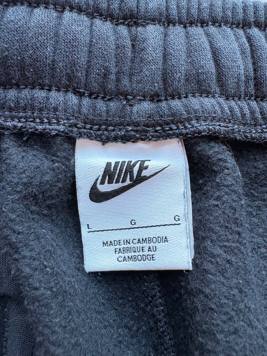Nike Pantaloni: Nike Trainerhosen – Usato da Wigoltingen venduto da _vntg_ 2