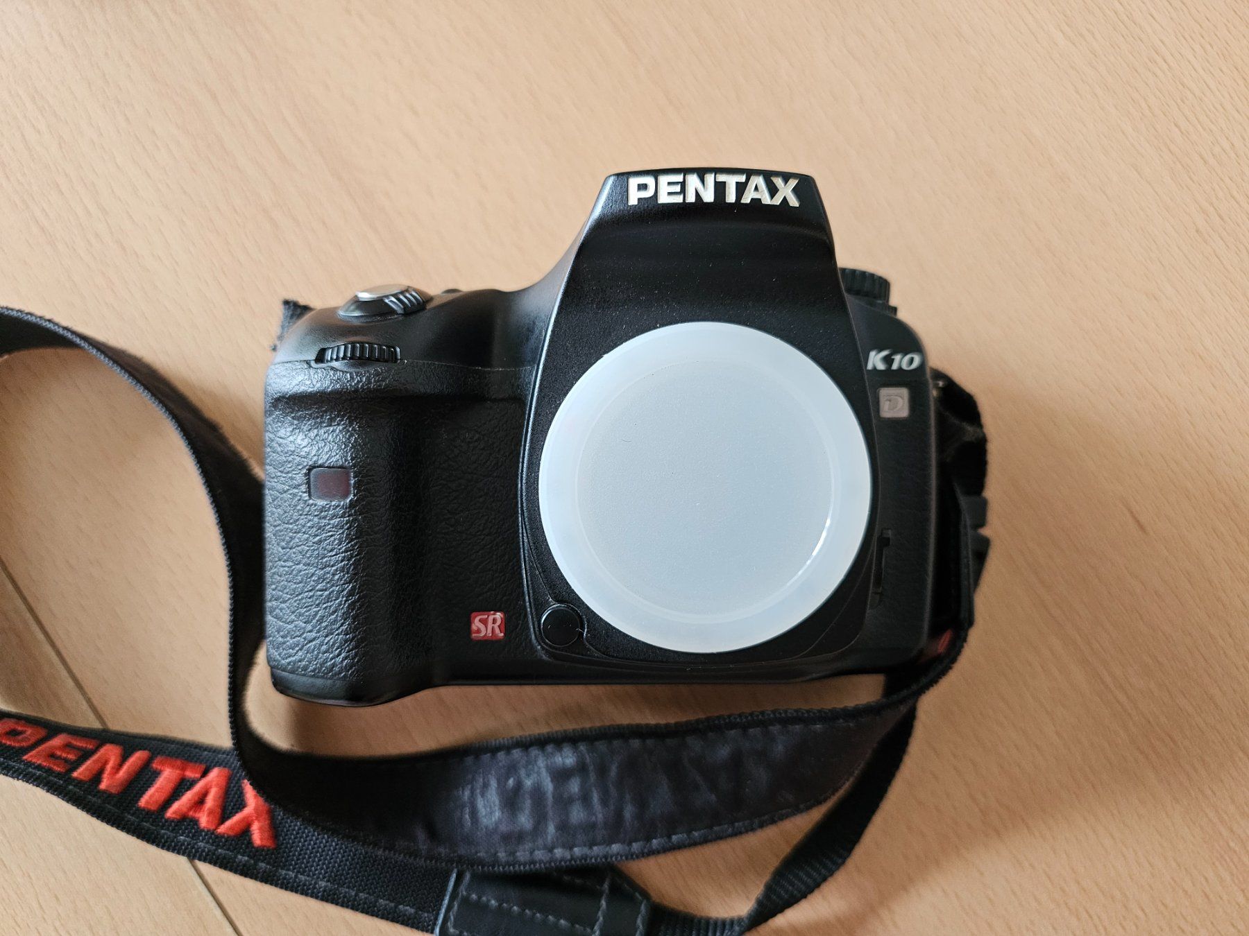 Pentax Fotocamera: Pentax K10D – Kit complet avec 2 objectifs et accessoires – Usato da Sion venduto da Joelburch 1