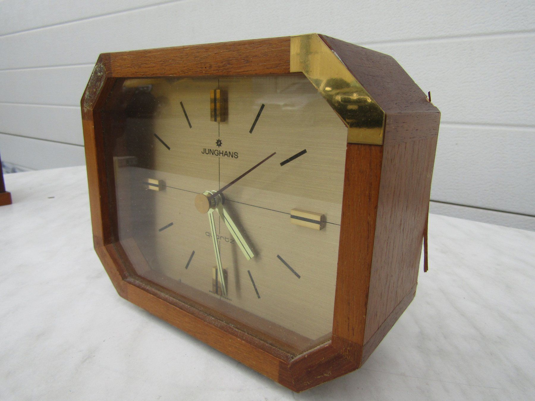 Junghans Orologi: Buffet - Uhr Junghans Quarz 60er Jahre – Usato da Wädenswil venduto da tome70 1