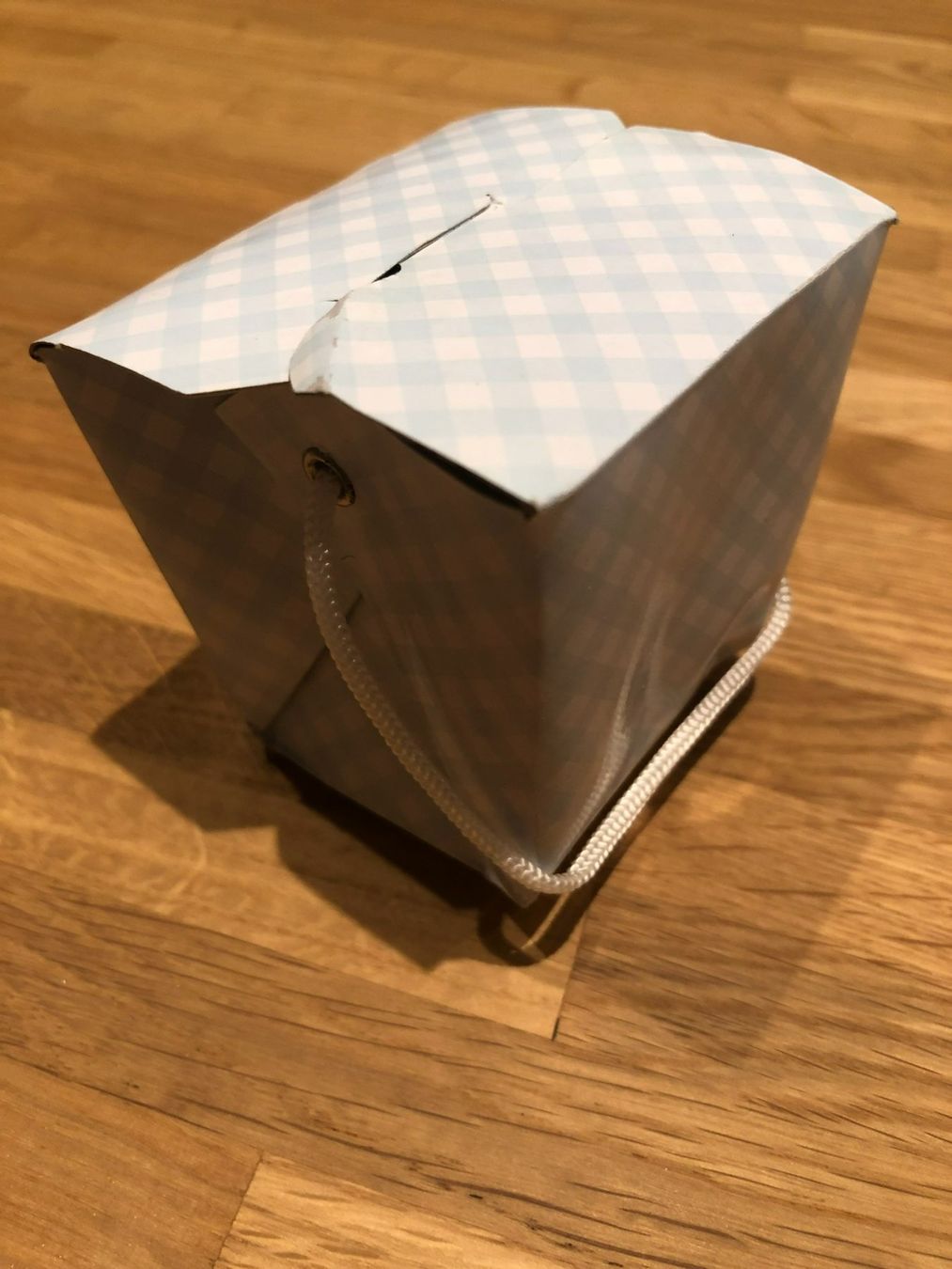 Bastelsets: Chinabox - blau/weiss kariert – Gebraucht aus Neukirch (Egnach) von muolen 1
