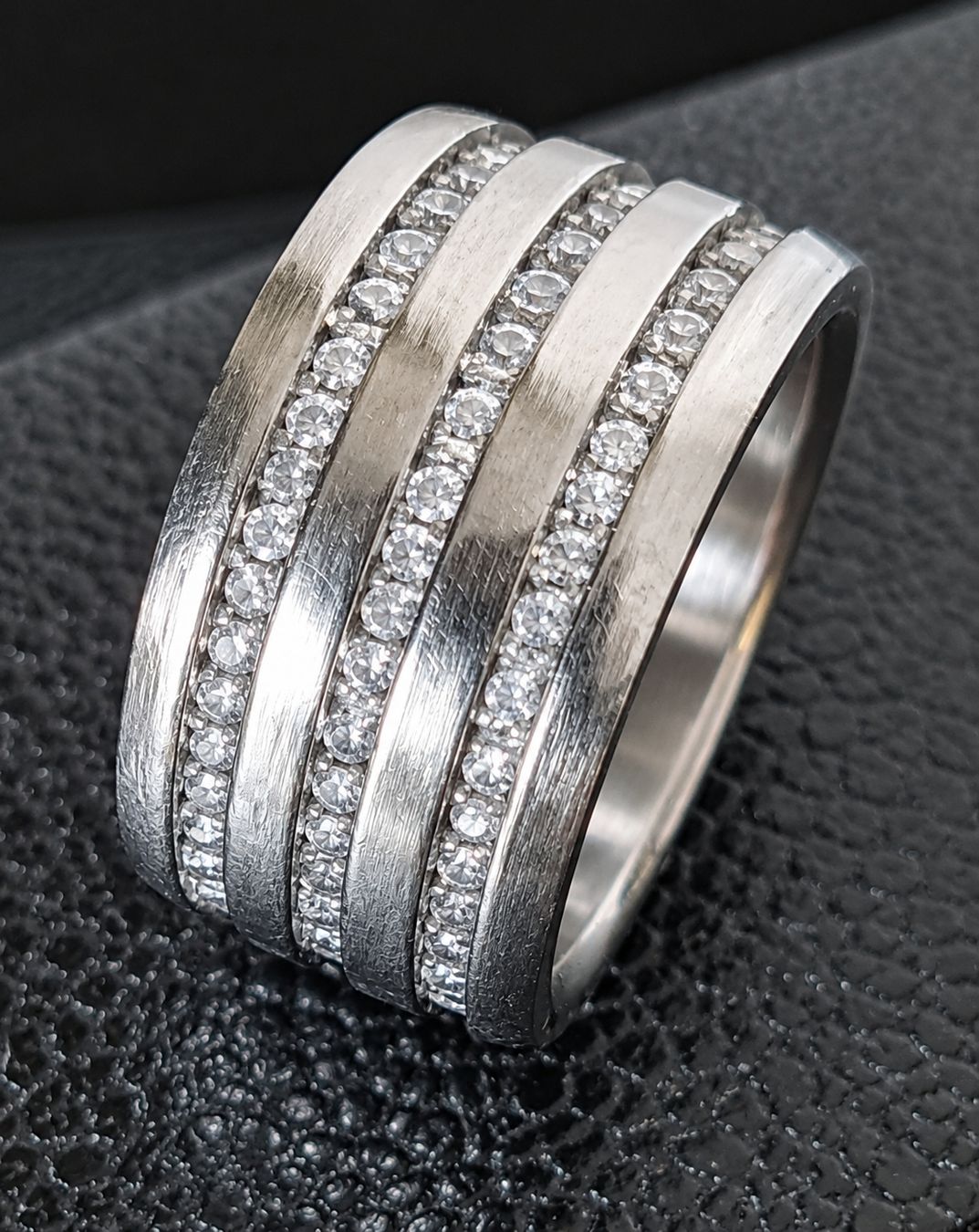 Anelli: Ring Edelstahl mit Zirkonia Grösse 56 – Usato da Zürich venduto da robbie04 1