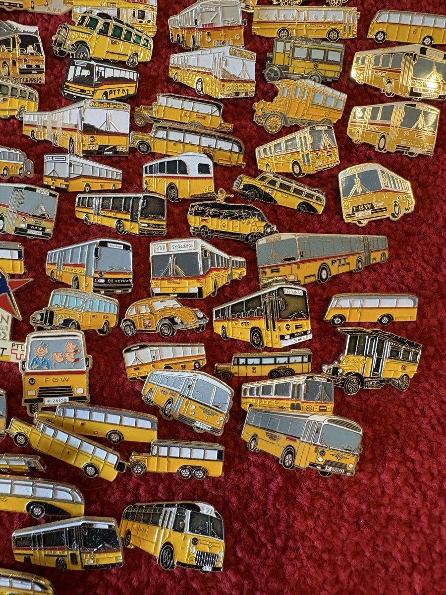 Broches & Aiguilles: Pins Postauto mehr als 100stuck – D'occasion à Murten par Tzaugg 5