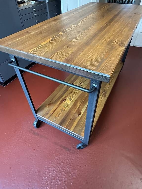 Cucine complete: Massive Mobile Küchenarbeitsfläche – Usato da Baden venduto da artsaddict23 2