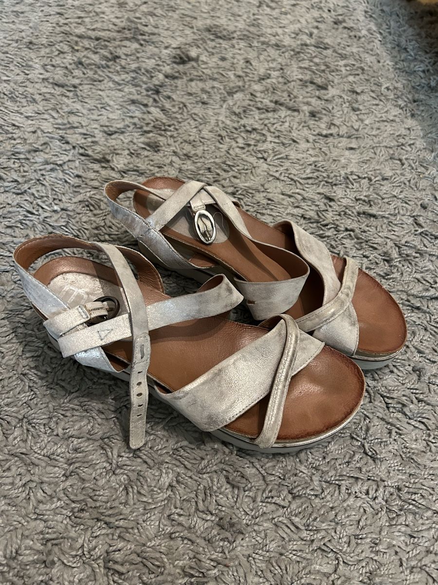 Mjus Chaussures femmes: Mjus Sandale Gr. 40 – D'occasion à Arnegg par LadinaR94