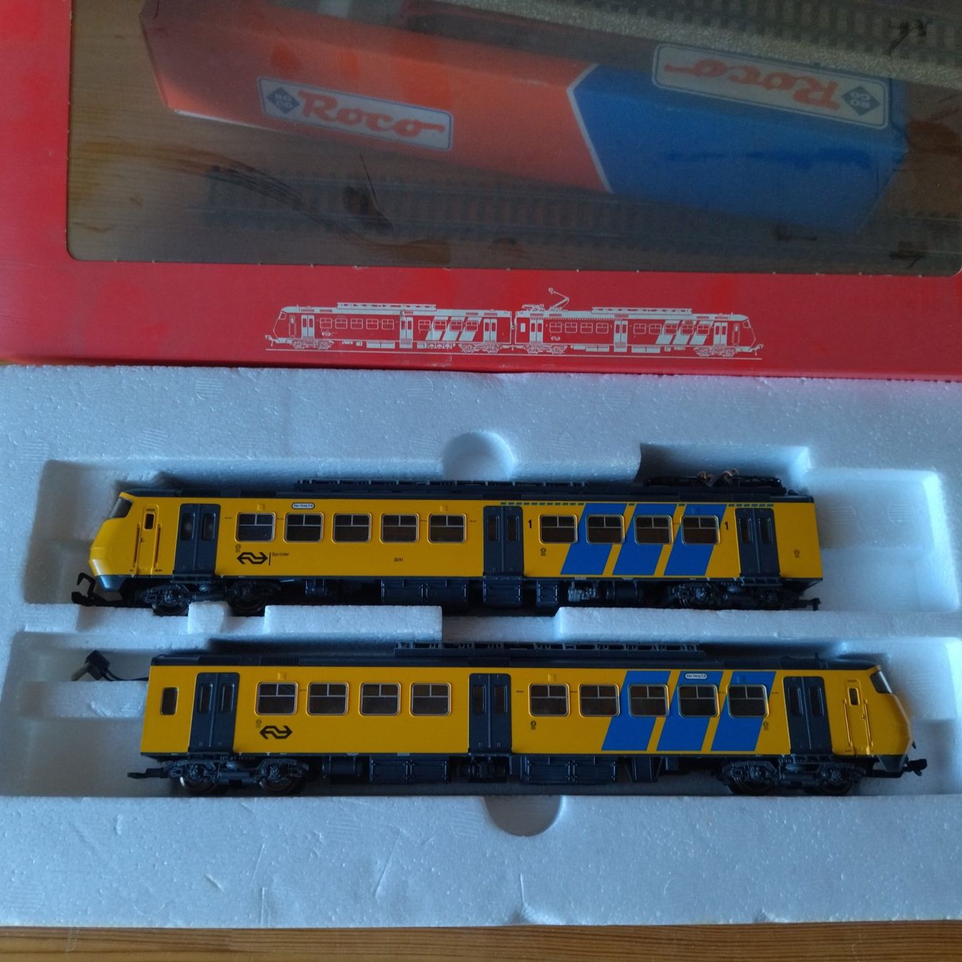 Fleischmann Modellini di ferrovie: Fleischmann Triebzug 4470 (925) – Difettoso da Basel venduto da BeanieUp