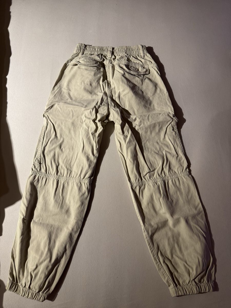 Bershka Pantaloni: Cargo beige neuf M – Nuovo e nell'imballaggio originale da Porrentruy venduto da fee_24 2