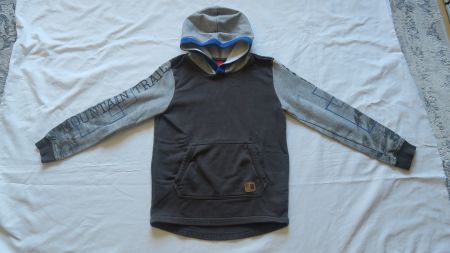 Kapuzenpullover S. Oliver Gr. 140