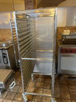 Hupfer Regalwagen mit 18 Einschüben und verkleidet 