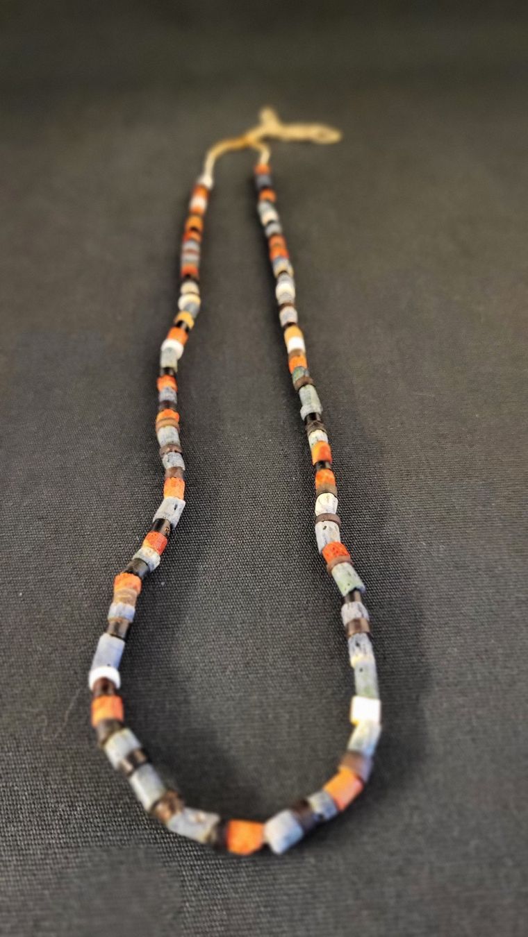 Catenine: Korallen-Kette Vintage bunt – Usato da Basel venduto da spinne02 1