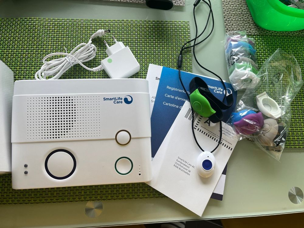 SmartLife Care Genius + Knopf neuwertig Senioren Notrufgerät (Gebraucht ...