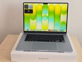 MacBook Air 15" M5 in Sky Blue, 16 GB RAM/512 GB SSD.