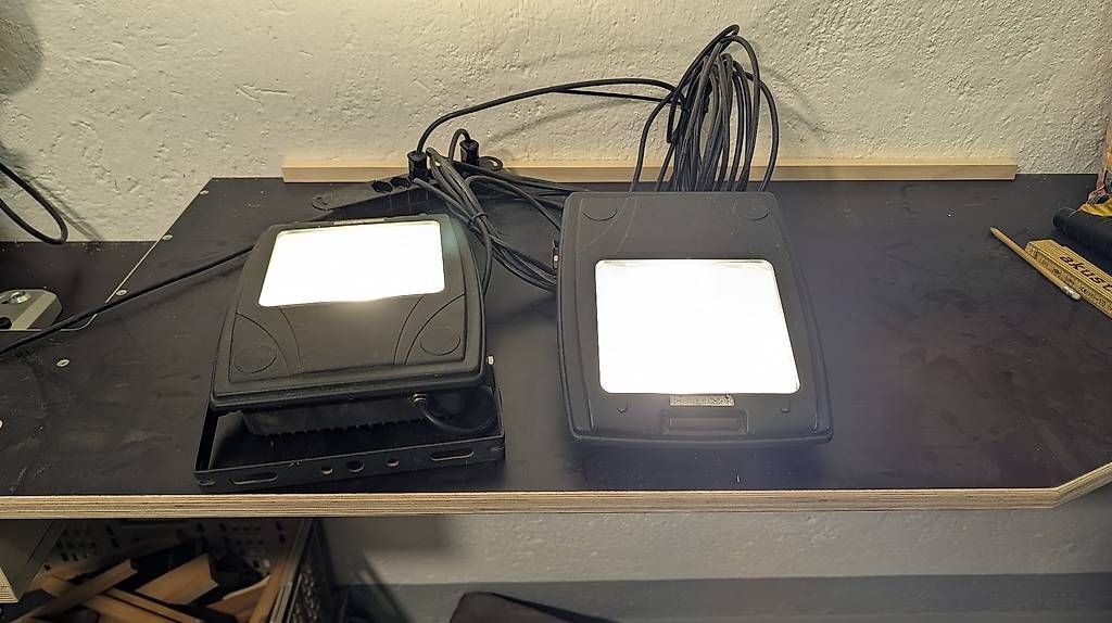 Lampade: 2 LED Aussen Scheinwerfer – Usato da Schlatt TG venduto da aigent7