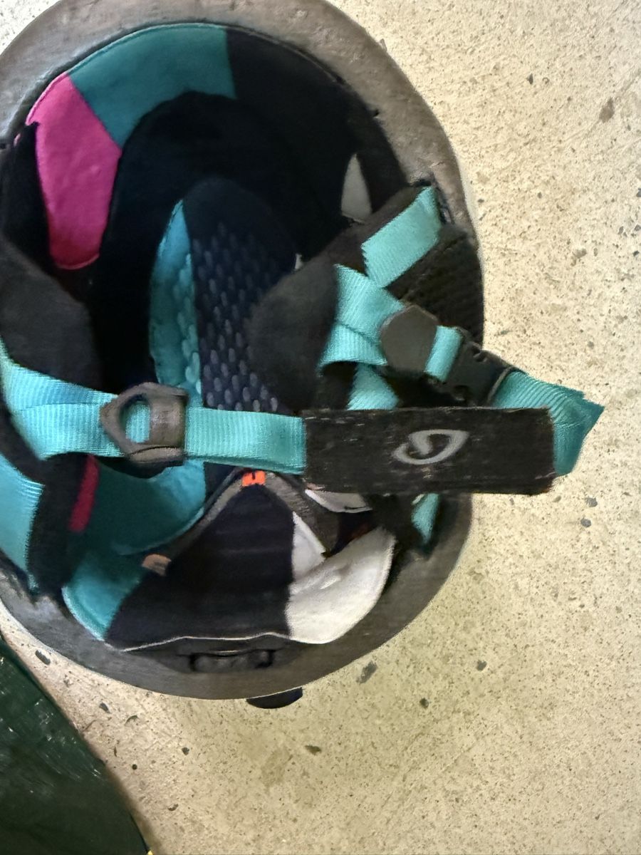 Giro Caschi: Ski Helmet Grey Pink Monkey Design GIRO  Used – Usato da Geneve venduto da fed_grg5 5