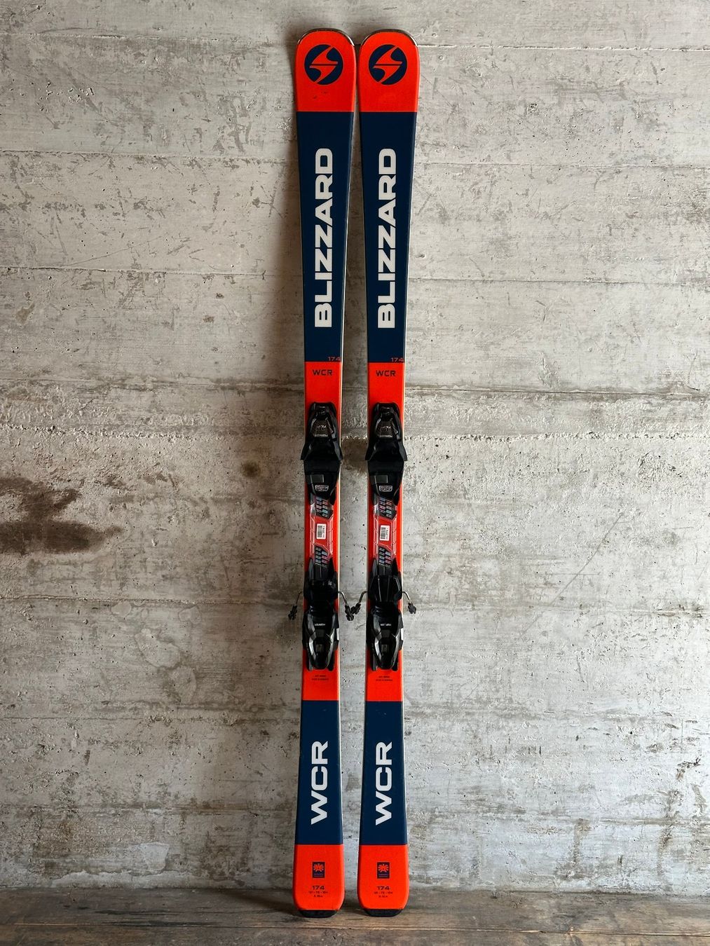 Blizzard Skis: Blizzard WCR Ski 174CM – Gebraucht aus Emmenbrücke von karkarkar
