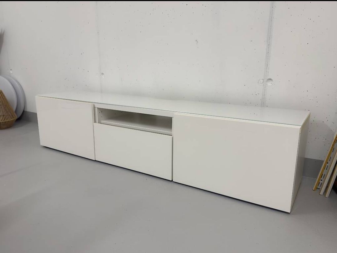 Ikea Mobili TV: IKEA BESTÅ TV-Bank – Usato da Rickenbach LU venduto da kel_2zfz