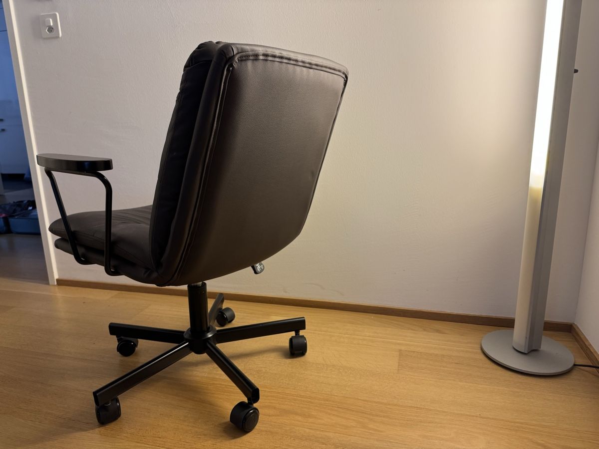 Sedie: Office Chair Brown Leather Armrests – Usato da Zürich venduto da xarthurx 1
