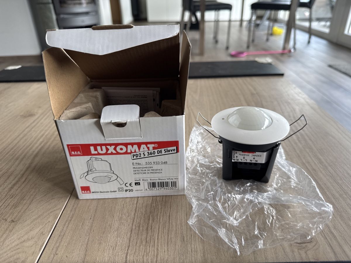 Componenti elettronici: Détecteur Luxomat PD2 S 360 DE Slave – Nuovo (secondo la descrizione) da Veyras venduto da Suter_Dany