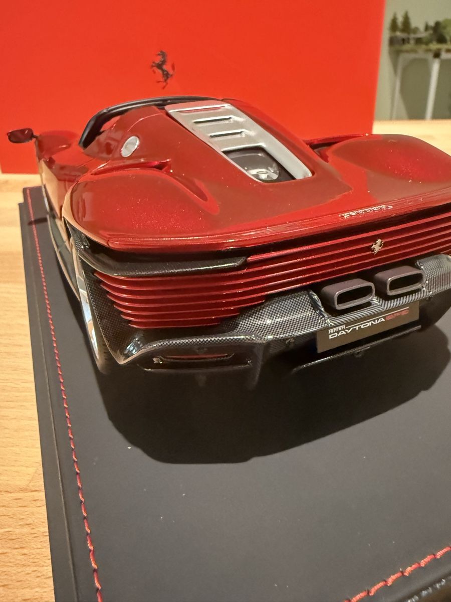 BBR Models Modellini d'auto: Ferrari Daytona SP3 BBR Models 1:18 – Nuovo (secondo la descrizione) da Unterlunkhofen venduto da Gilkessi 7