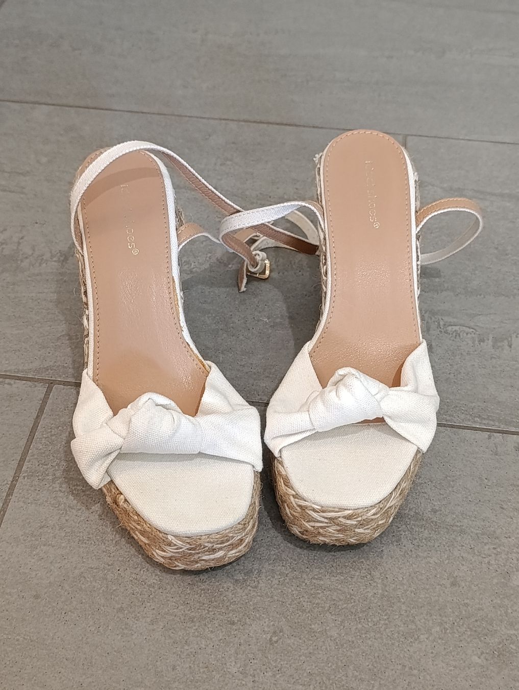 Chaussures femmes: Sommer Schuhe Gr 38 – Neuf (Voir description) à Domat/Ems par Lorand_ 1