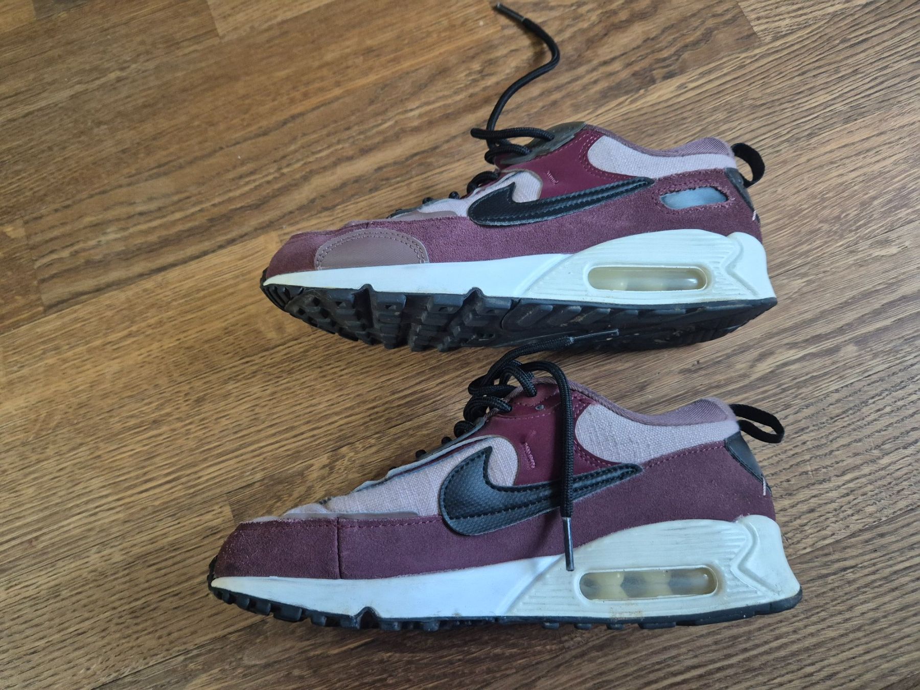 Nike Damenschuhe: Purple & black Nike Air Max size 38 – Gebraucht aus Zürich von monadiederich