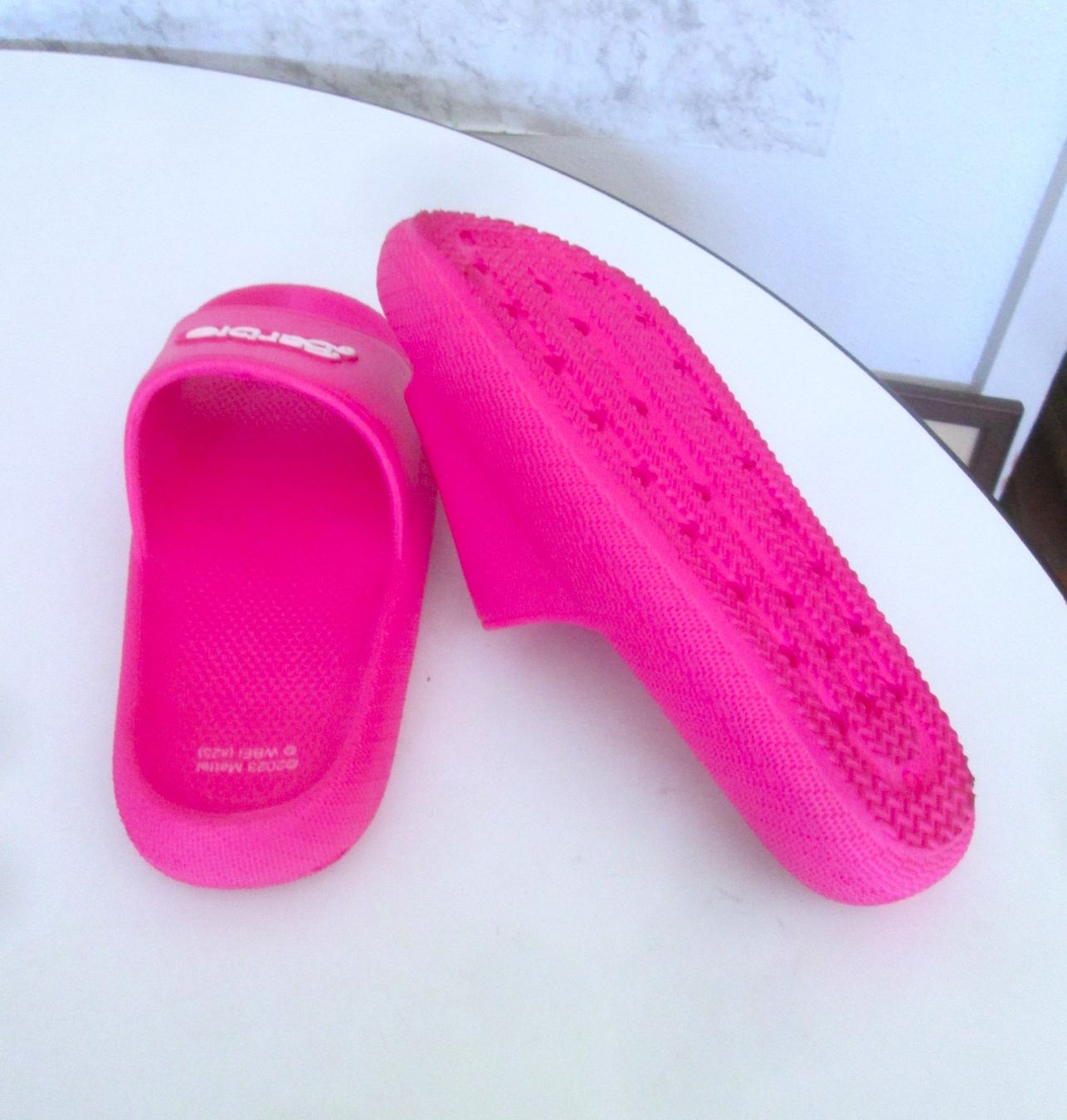 Scarpe da donna: Barbie-Hausschuhe, Größe 39, neuwertig – Usato da Sementina venduto da babucia 1