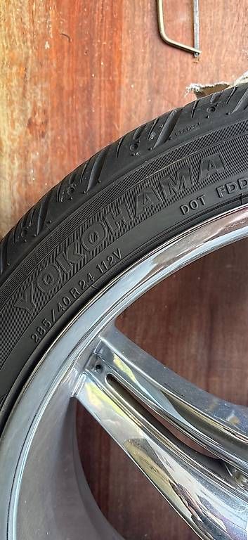Pneus & Roues: 4 pneus  Yokohama  – D'occasion à Chêne-Bourg par maxbiaggiking