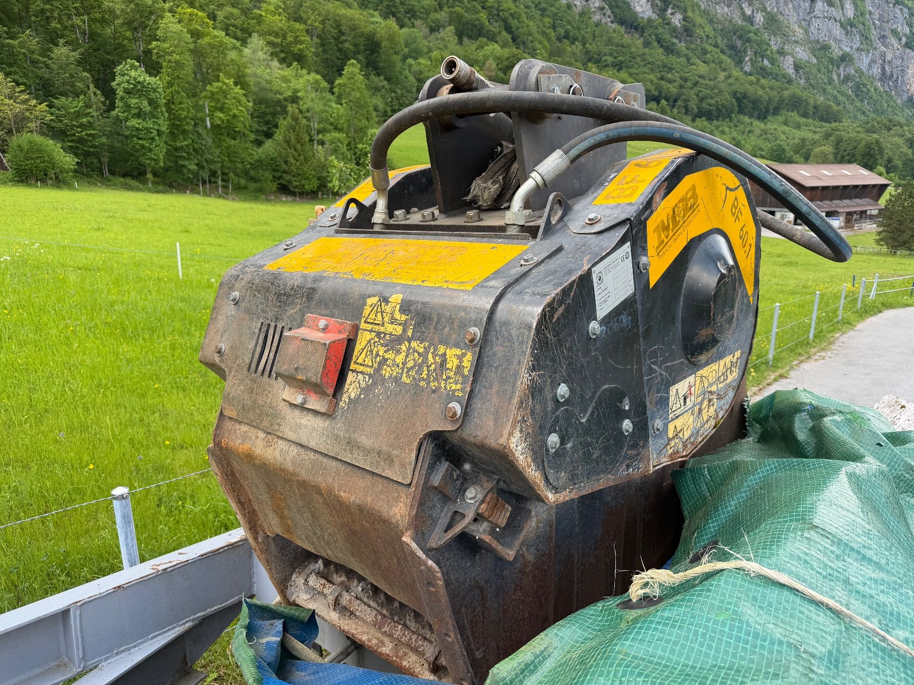 Tutti gli attrezzi: Brecherlöffel zu Menzi Muck – Usato da Oberurnen venduto da quattroturbo 3