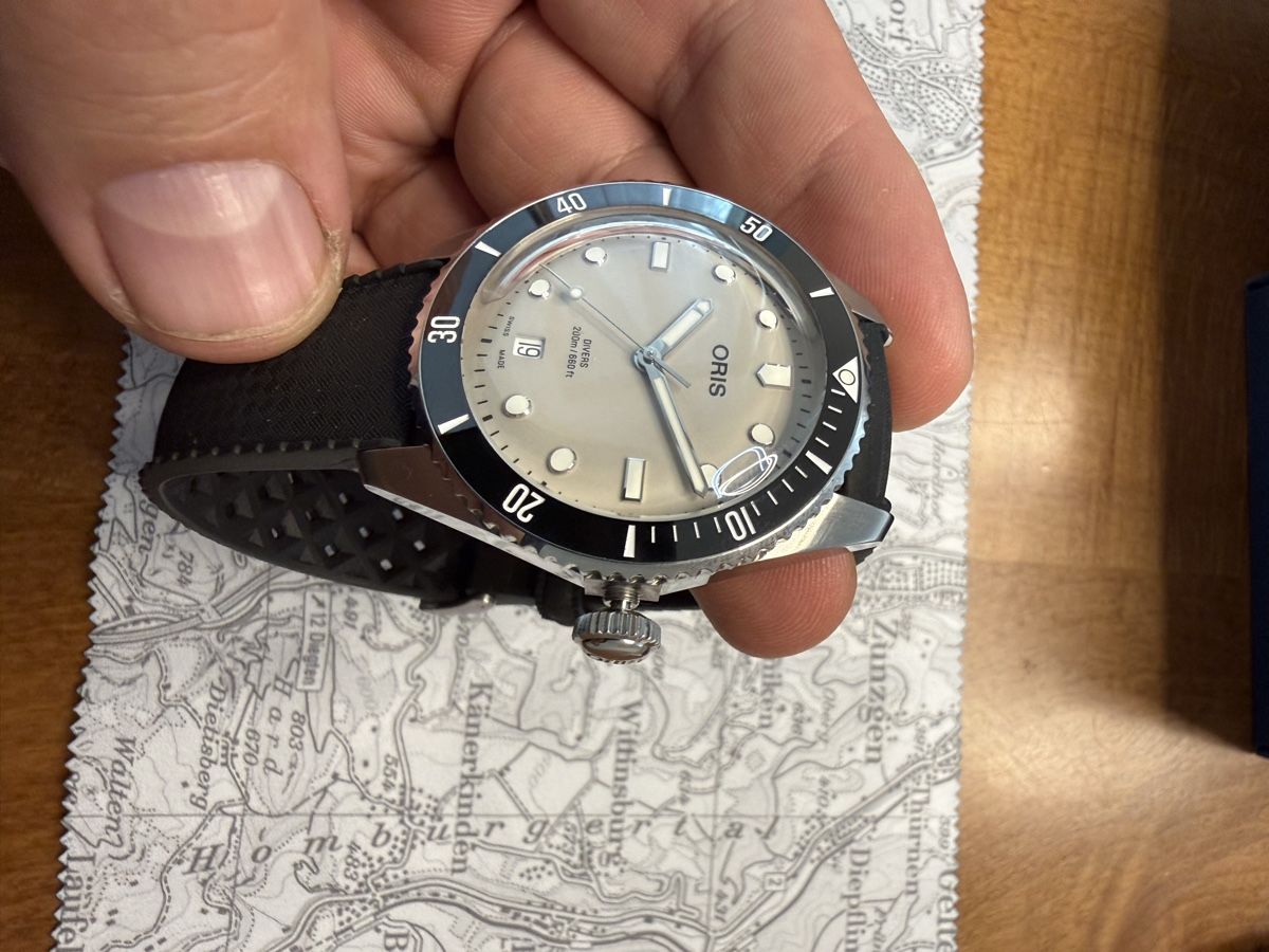 Oris Uhren: Oris Divers Date 39mm 2025✅ – Gebraucht aus Frenkendorf von HoroLux 8