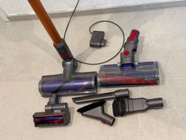Dyson Cyclone V10 Absolute Akku-Staubsauger + Zubehör
