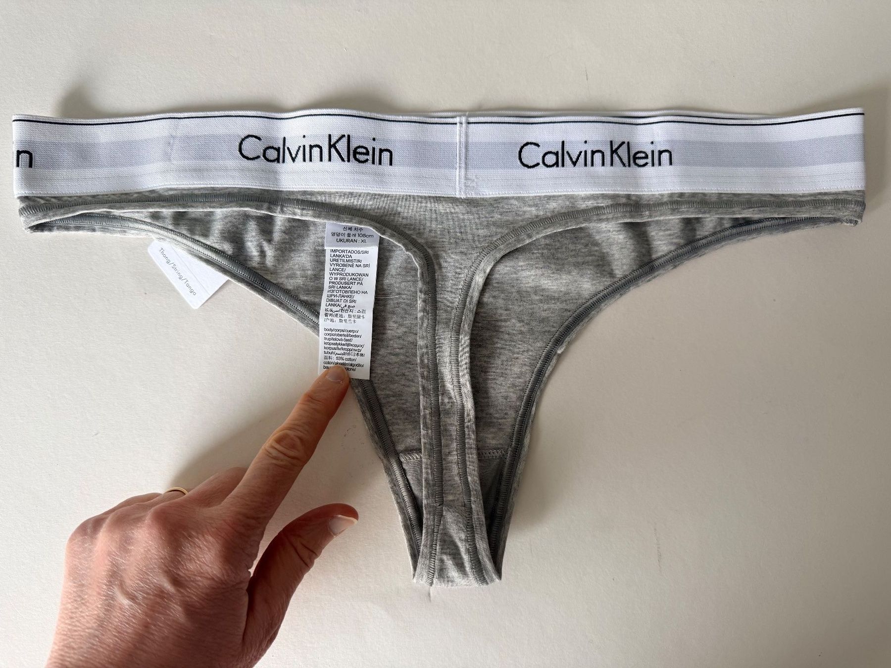 Calvin Klein Altra biancheria intima: String, CALVIN KLEIN, Grösse L, 1 Stück in Grau – Nuovo e nell'imballaggio originale da Rudolfstetten venduto da gst_g7xl 3
