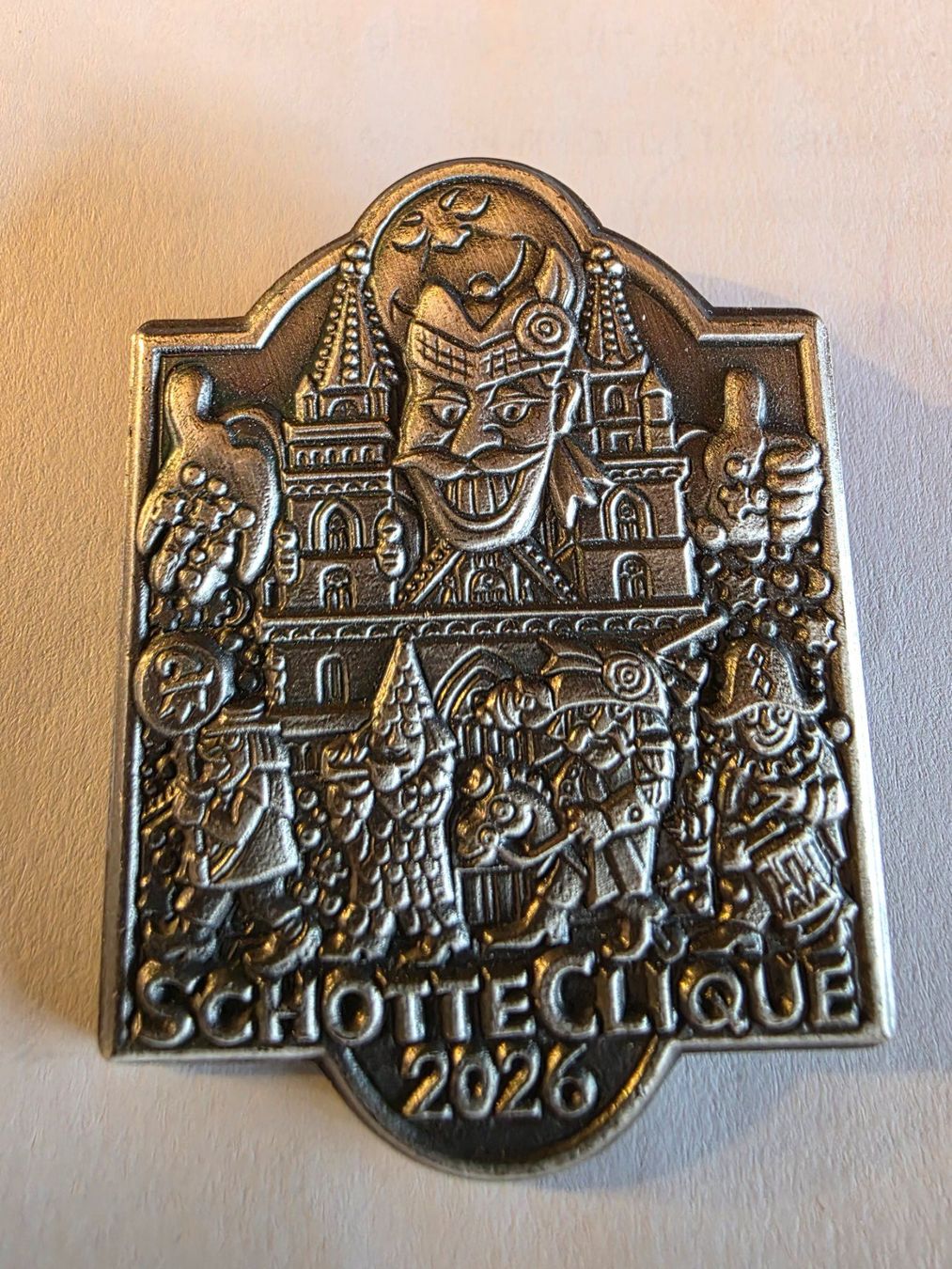 Badge Fasnacht 1935 – Insigne Suisse En Métal – Tourisme Et Villes – Occasion