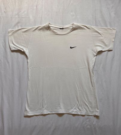 T-shirt Nike blanc, taille M, pour l'été ! Super état !