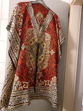 Kaftan Kleid rot bunt mit Paisley Muster Grösse XL