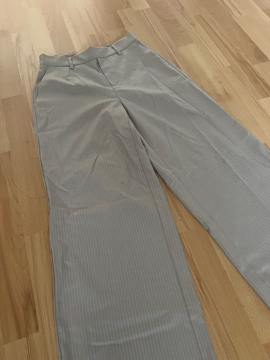 Pantaloni: OBJECTHose beige Grösse 36 mit Etikett – Nuovo e nell'imballaggio originale da Kirchberg BE venduto da lea_kb6y 1