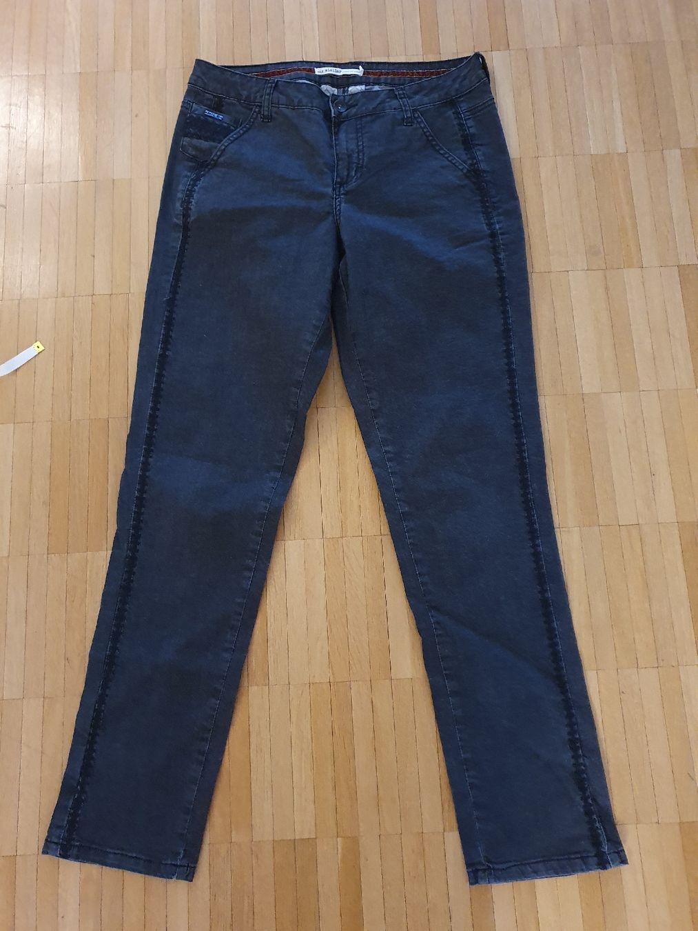 Nile Hosen: 2 Nile Hosen – Gebraucht aus Laufenburg von megane1959