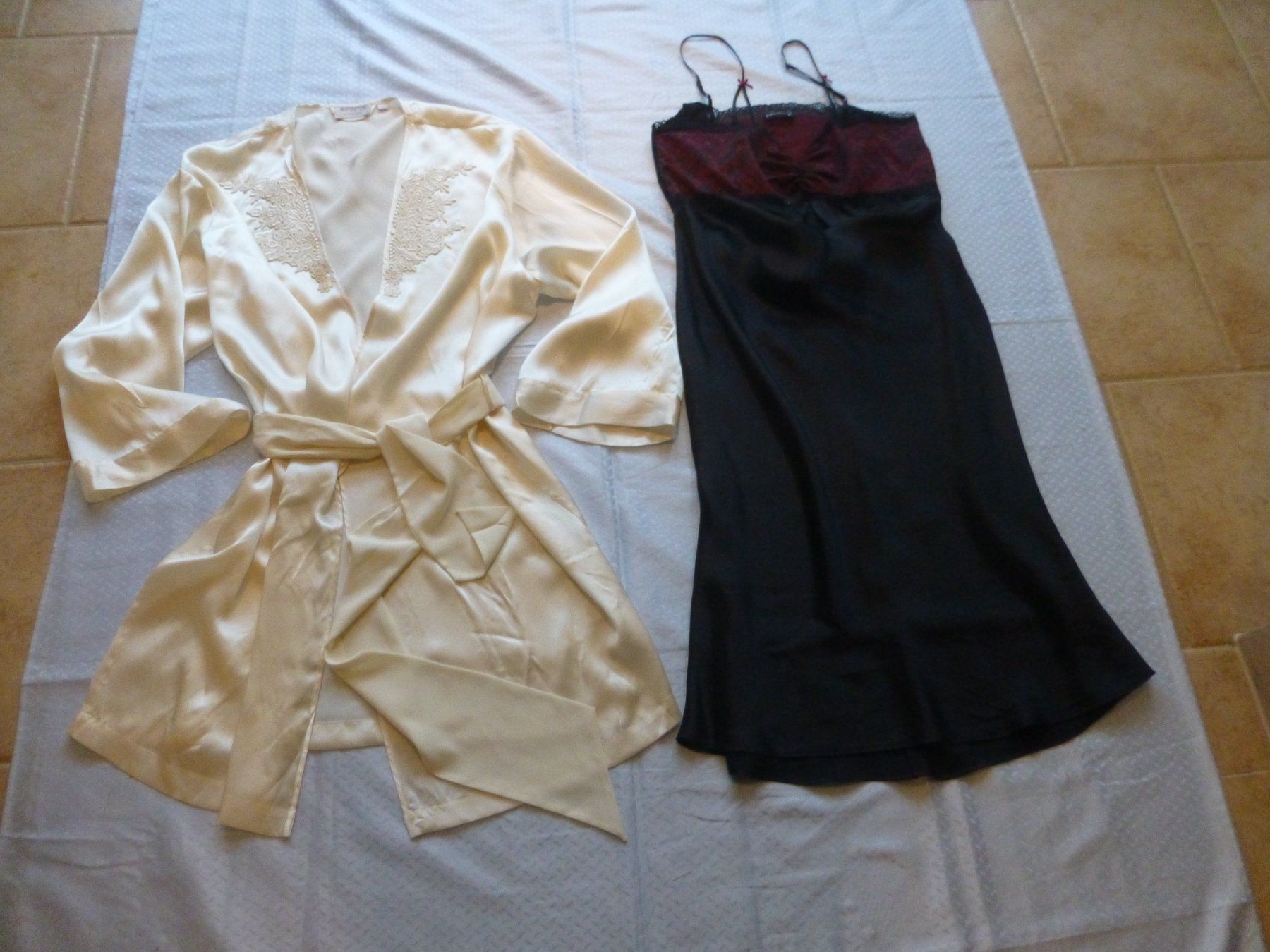 Beldona Negligees & Pigiami: Nachthemden von Beldona / Inspiration – Usato da Würenlingen venduto da drago56 1