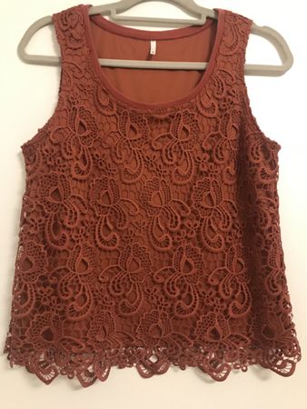 Damen Top Only mit Spitze ,Grösse 38 rostrot 